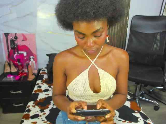 Ashazuri Live Webcam on BongaCams