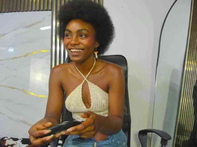 Ashazuri Live Webcam on BongaCams