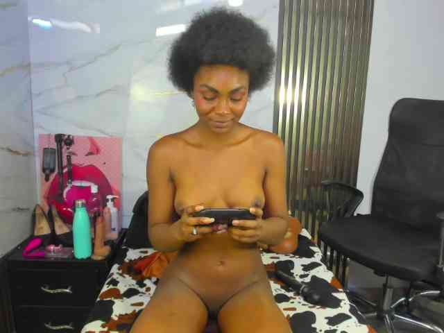 Ashazuri Live Webcam on BongaCams