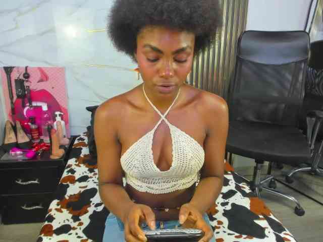 Ashazuri Live Webcam on BongaCams
