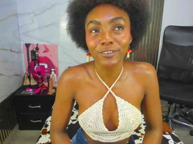 Ashazuri Live Webcam on BongaCams