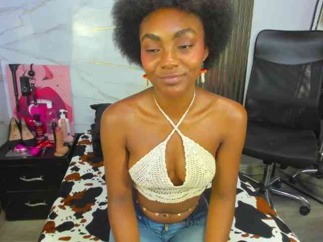 Ashazuri Live Webcam on BongaCams