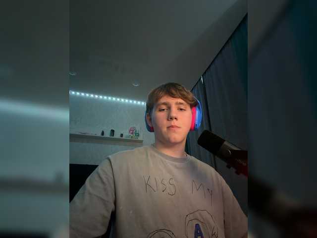 tiny-t0n live webcam show