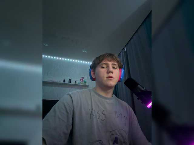 tiny-t0n live webcam show