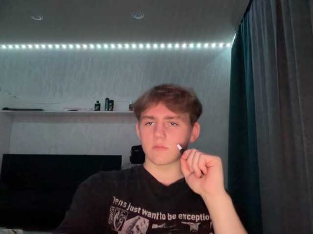 tiny-t0n live webcam show
