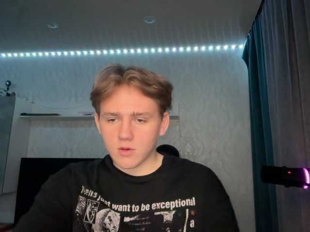 tiny-t0n live webcam show