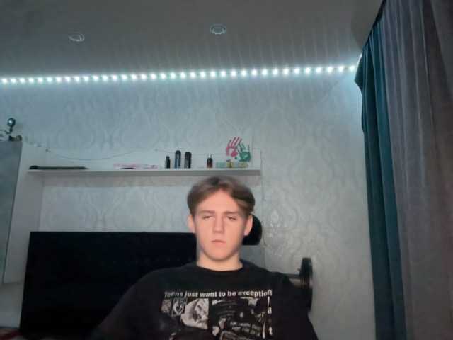 tiny-t0n live webcam show