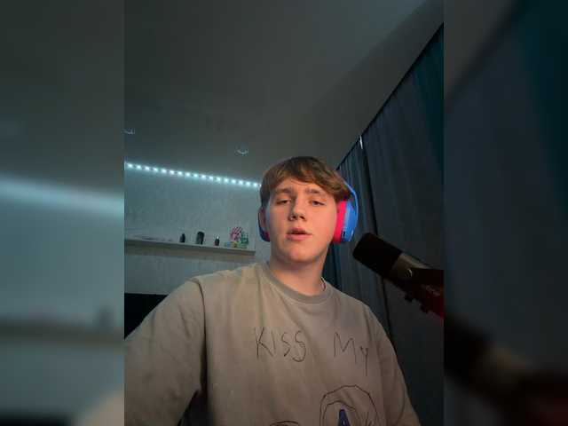 tiny-t0n live webcam show