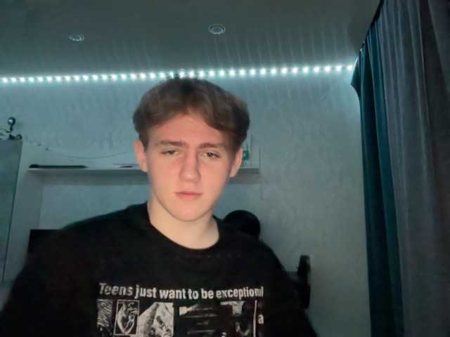 tiny-t0n live webcam show