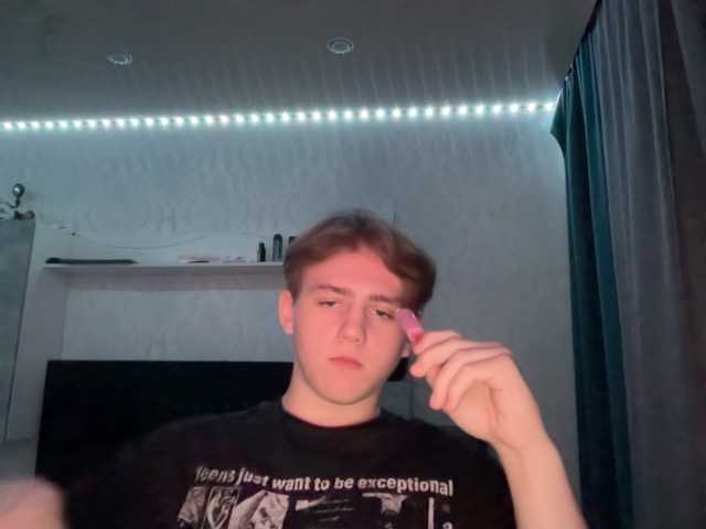 tiny-t0n live webcam show