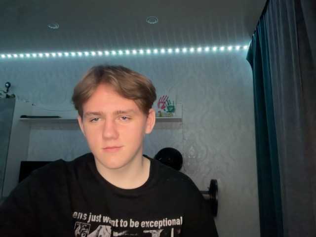 tiny-t0n live webcam show