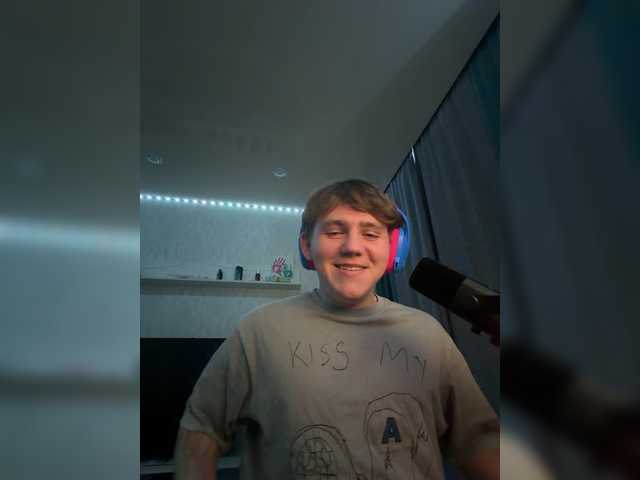 tiny-t0n live webcam show