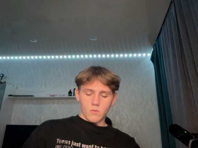 tiny-t0n live webcam show