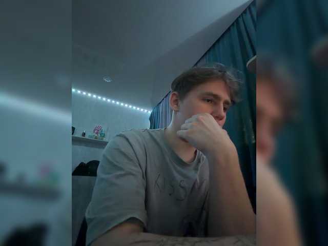 tiny-t0n live webcam show