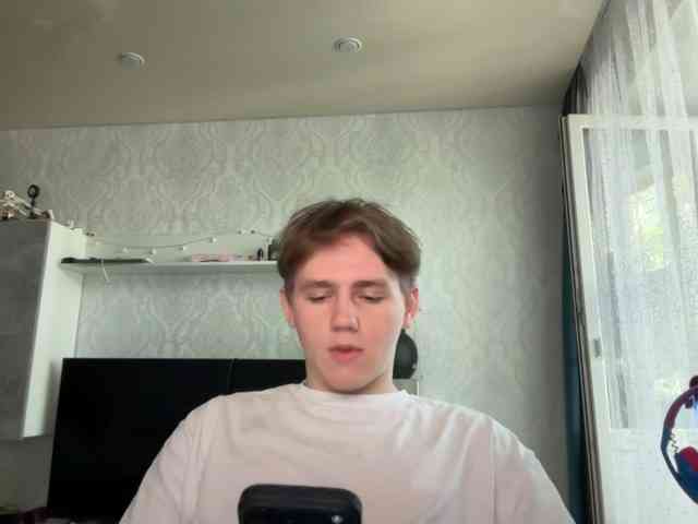 tiny-t0n Live Webcam on BongaCams