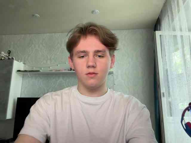 tiny-t0n Live Webcam on BongaCams