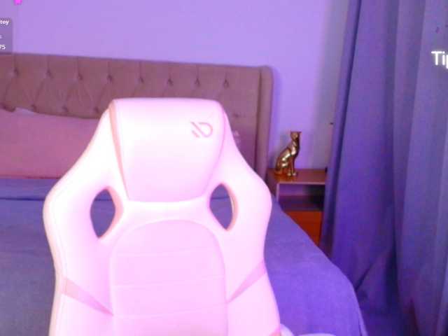 Cassandra-Avery live cam on BongaCams