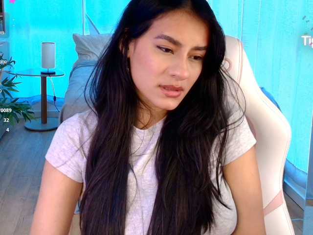 Cassandra-Avery live cam on BongaCams