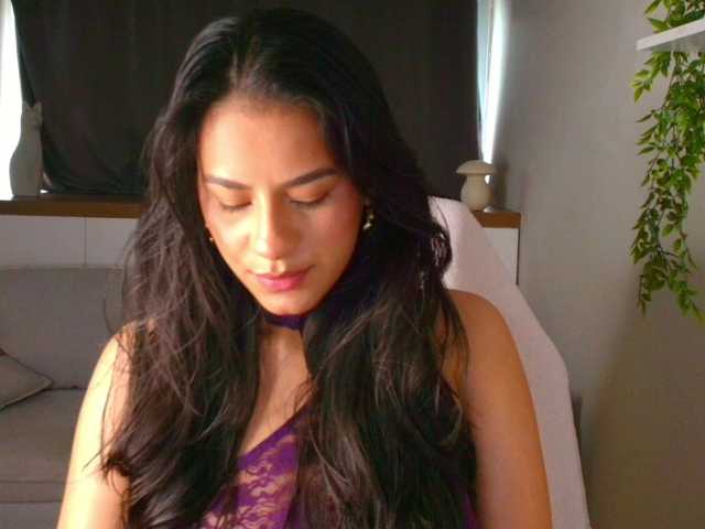 Cassandra-Avery live cam on BongaCams