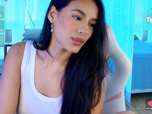 Cassandra-Avery live cam on BongaCams