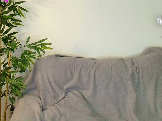 Cassandra-Avery live cam on BongaCams
