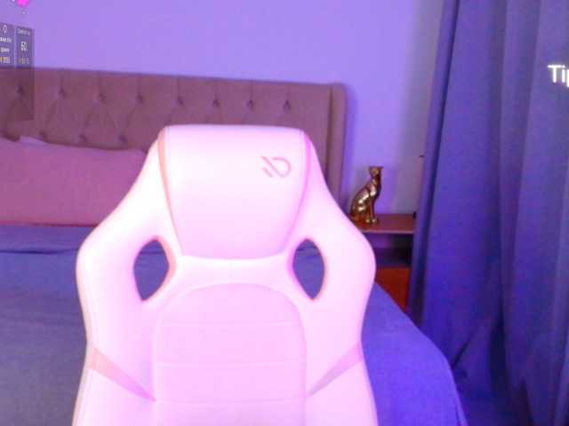 Cassandra-Avery live cam on BongaCams