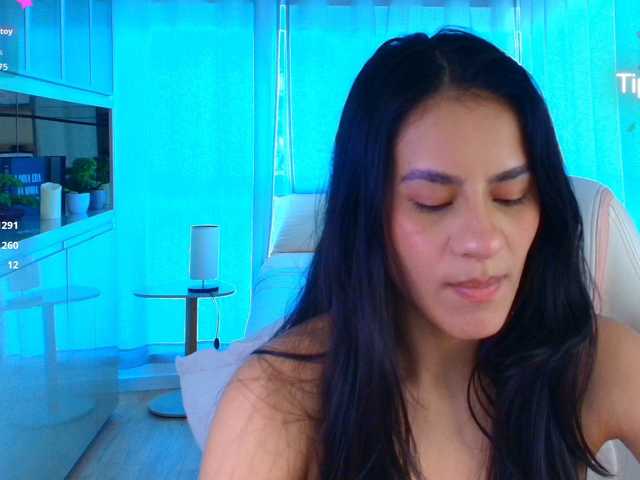 Cassandra-Avery live cam on BongaCams
