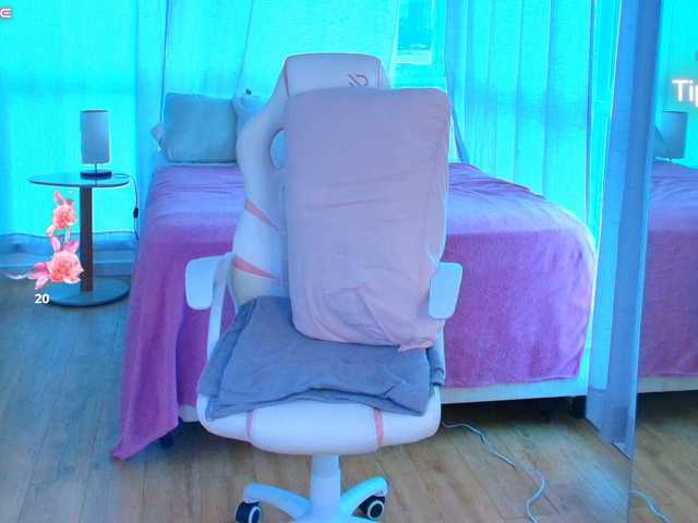 Cassandra-Avery live cam on BongaCams