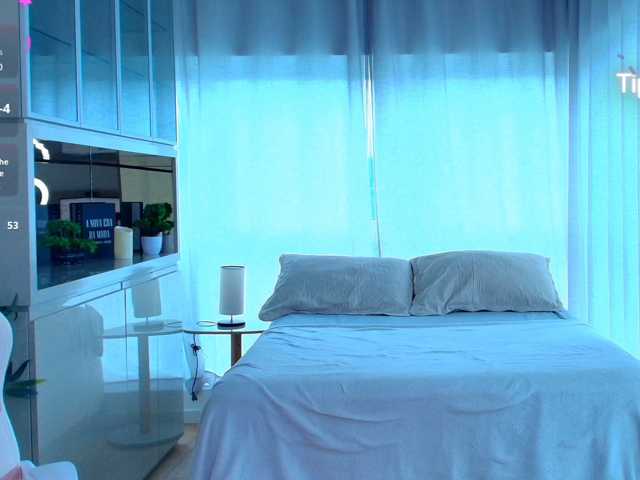 Cassandra-Avery live cam on BongaCams