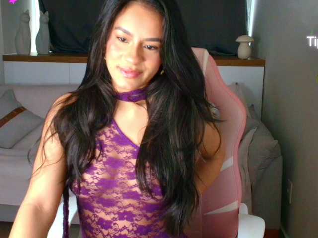Cassandra-Avery live cam on BongaCams