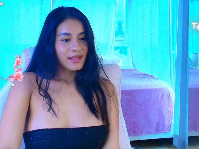 Cassandra-Avery live cam on BongaCams