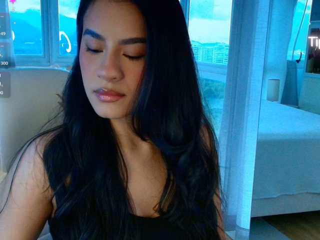Cassandra-Avery live cam on BongaCams