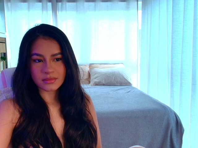 Cassandra-Avery live cam on BongaCams