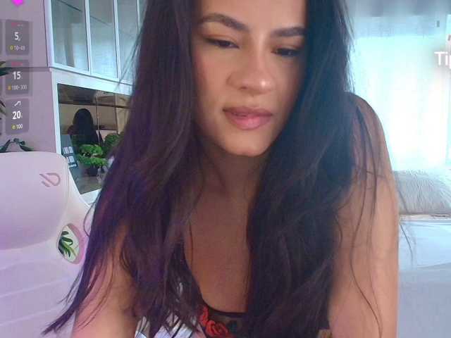 Cassandra-Avery live cam on BongaCams