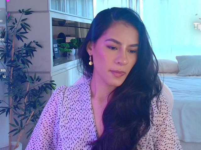 Cassandra-Avery live cam on BongaCams