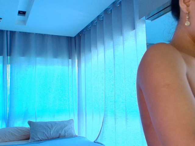 Cassandra-Avery live cam on BongaCams