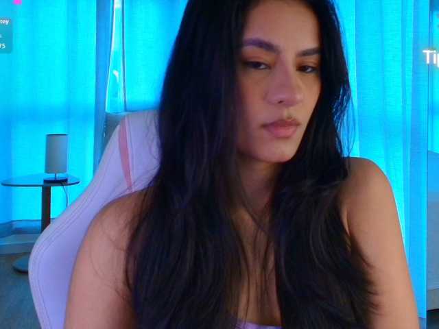Cassandra-Avery live cam on BongaCams