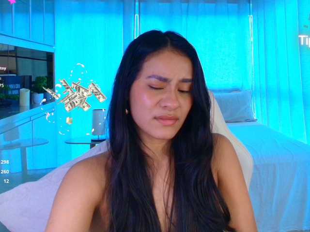 Cassandra-Avery live cam on BongaCams
