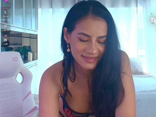 Cassandra-Avery live cam on BongaCams