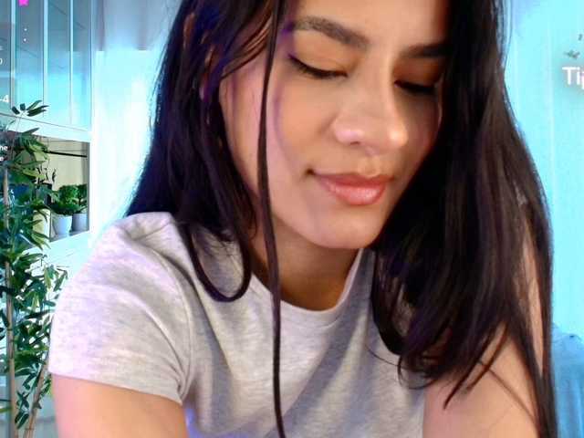Cassandra-Avery live cam on BongaCams