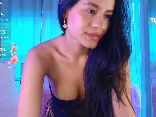 Cassandra-Avery live cam on BongaCams