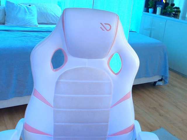 Cassandra-Avery live cam on BongaCams