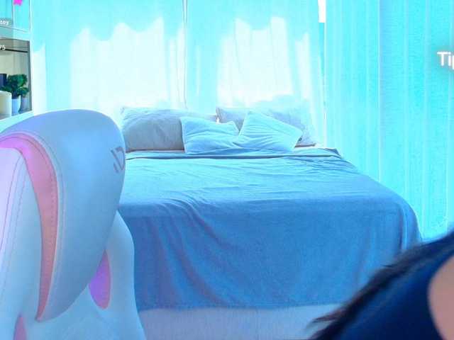 Cassandra-Avery live cam on BongaCams