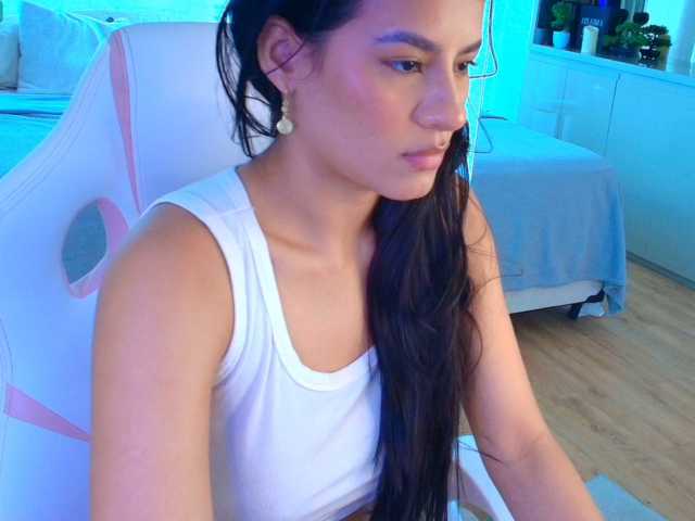 Cassandra-Avery live cam on BongaCams