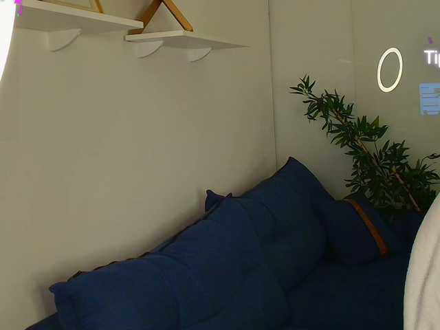Cassandra-Avery live cam on BongaCams