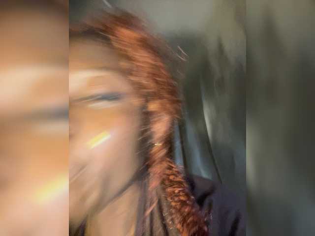Sassyjuma live cam on BongaCams