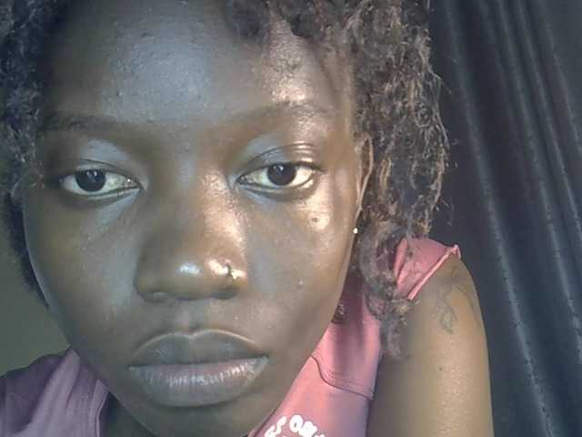 Sassyjuma live cam on BongaCams