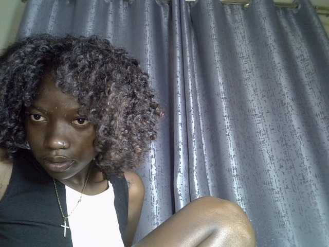 Sassyjuma live cam on BongaCams