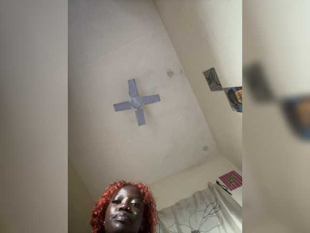 Sassyjuma live cam on BongaCams