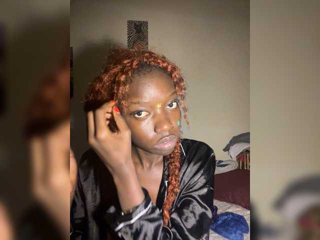 Sassyjuma live cam on BongaCams
